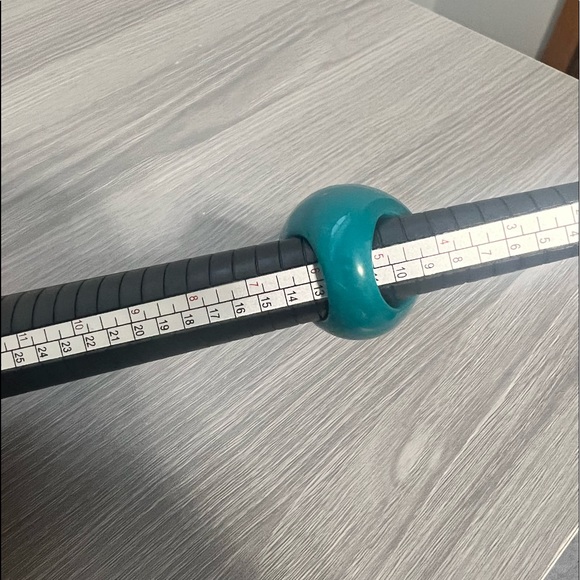 Vintage Lucite Ring w/ flower hologram, Size 5.5 - Picture 5 of 6